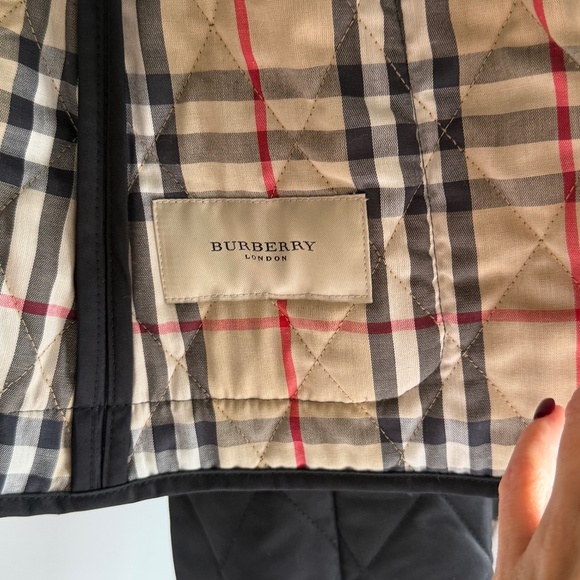 AUTHENTIC BURBERRY QUILTED BARN JACKET WITH NOVA PLAID LINING *RARE FIND* - Picture 5 of 7